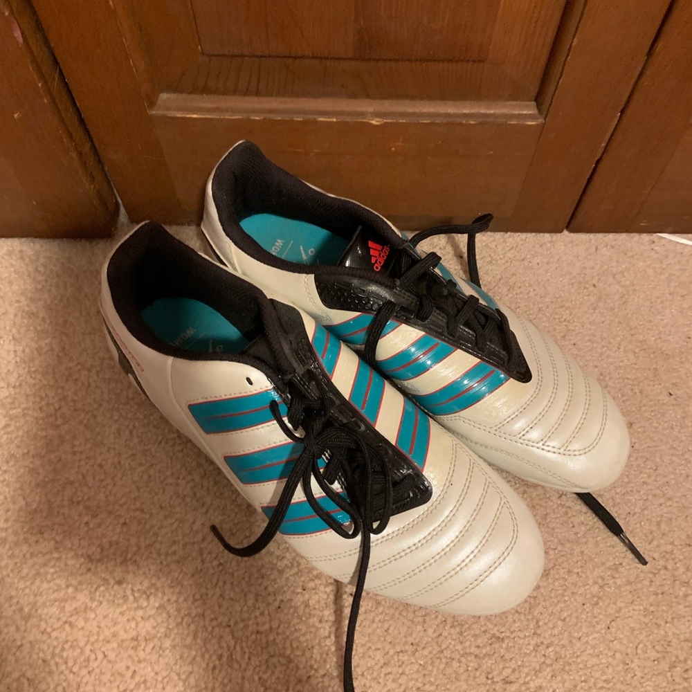 Soccer cleats